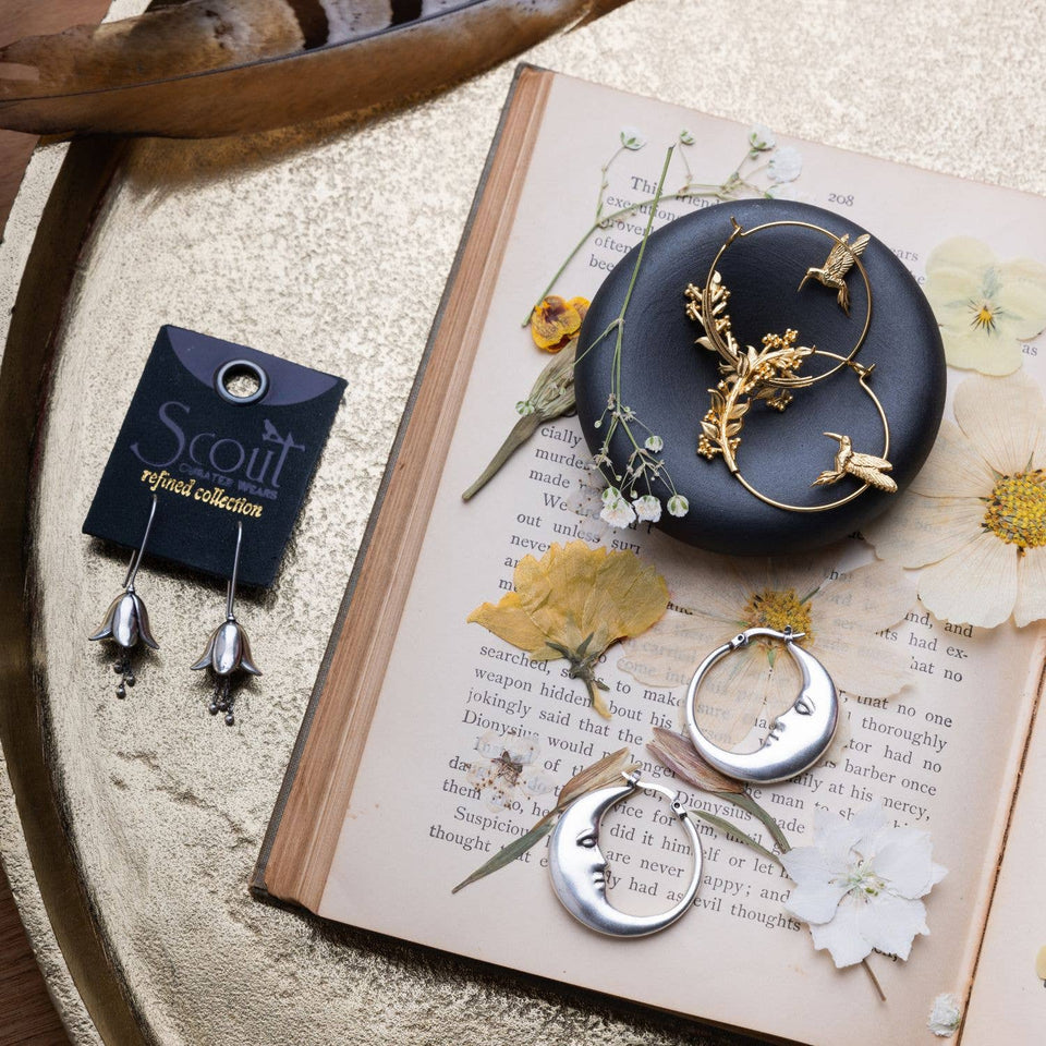 Refined Icon Earring - Swallow Hoop/Gold